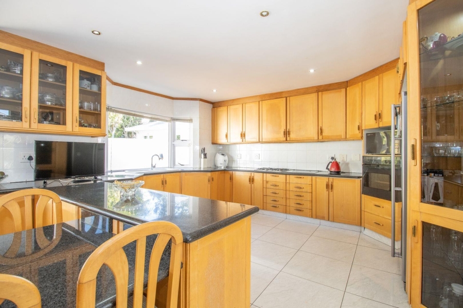 7 Bedroom Property for Sale in Constantia Western Cape